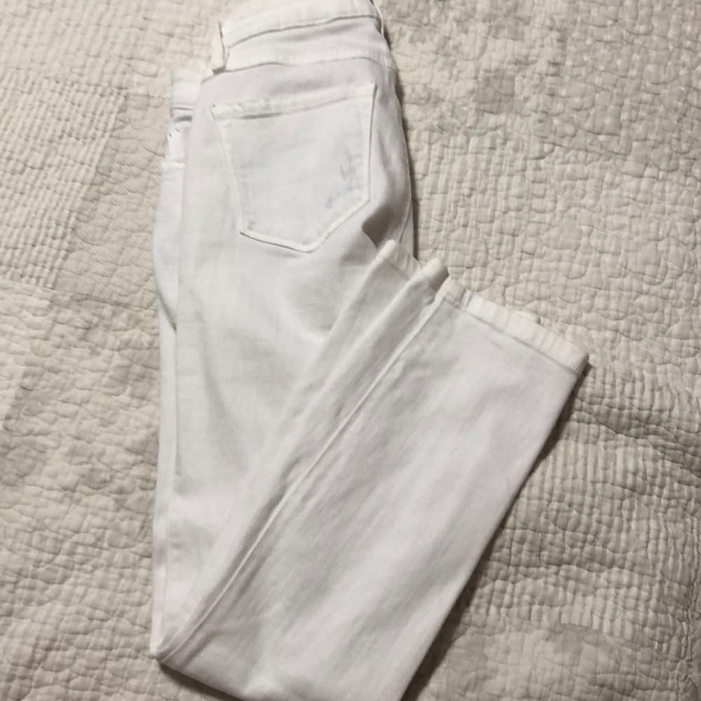 Guess Women’s white jeans size 24